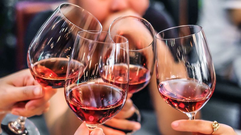 To Toast National Wine Day : Americans Likes Red And Other Wine