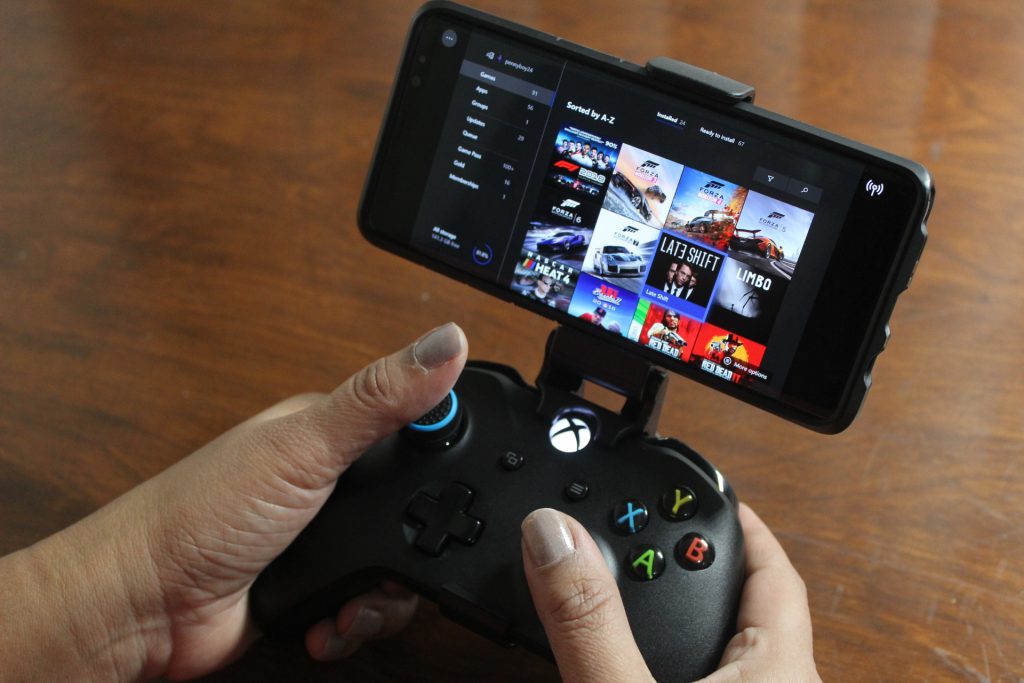 Microsoft begins testing Xbox cloud gaming on the web