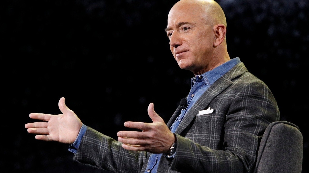 Amazon founder Jeff Bezos flaunts NS-15 rocket via social media