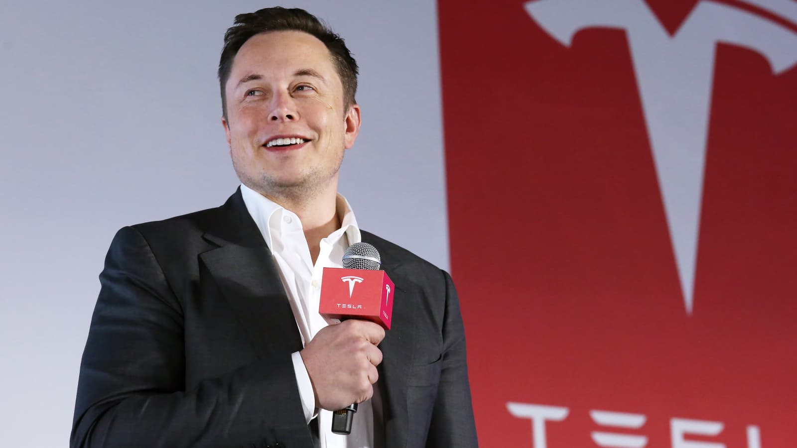 Elon Musk declares Tesla AI Day on August 19