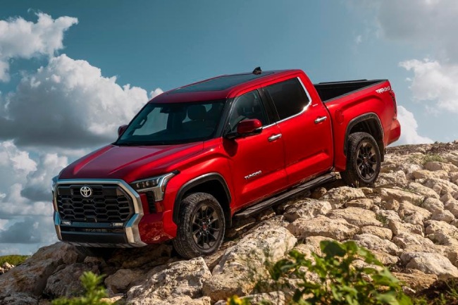 Toyota discloses new 2022 Tundra pickup with bolder look and new hybrid engine