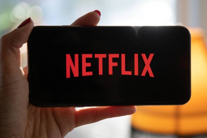 Netflix’s shares down 20% due to decreasing subscriber growth