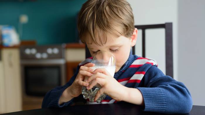 What does milk allergy mean? Causes and Symptoms