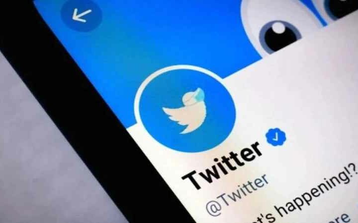 Twitter adds blue checks to accounts of celebrities who have passed away