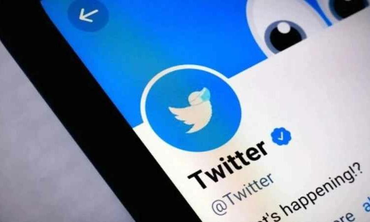 Twitter adds blue checks to accounts of celebrities who have passed away