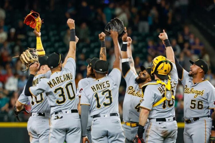 Pirates defeated Mariners by hitting 7 home runs