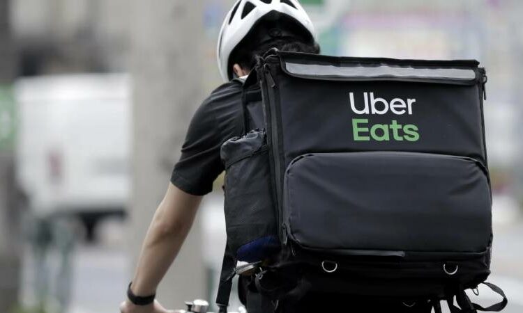 Uber Eats is going to launch AI features and more payment methods