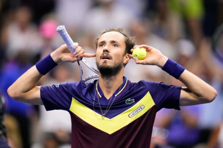 Daniil Medvedev defeats Carlos Alcaraz to go to the US Open final