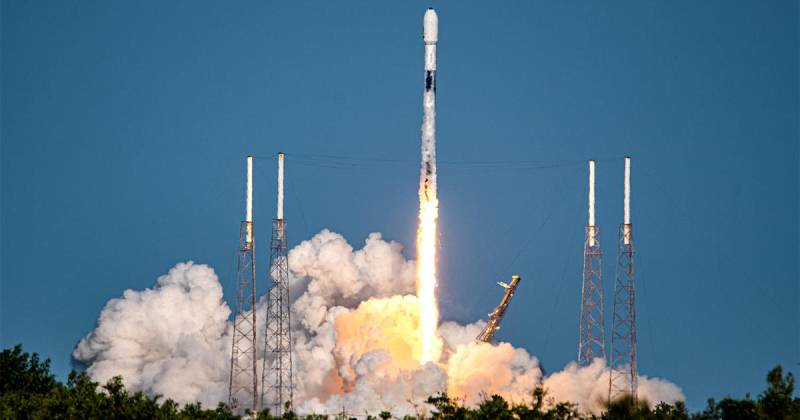 SpaceX launches powerful Indonesian communications satellite on a 16th Falcon 9 rocket