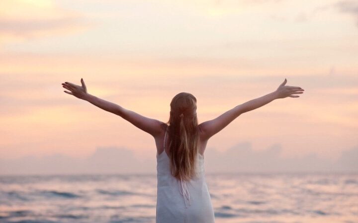 7 Morning Routines To Counteract The Signs of Aging
