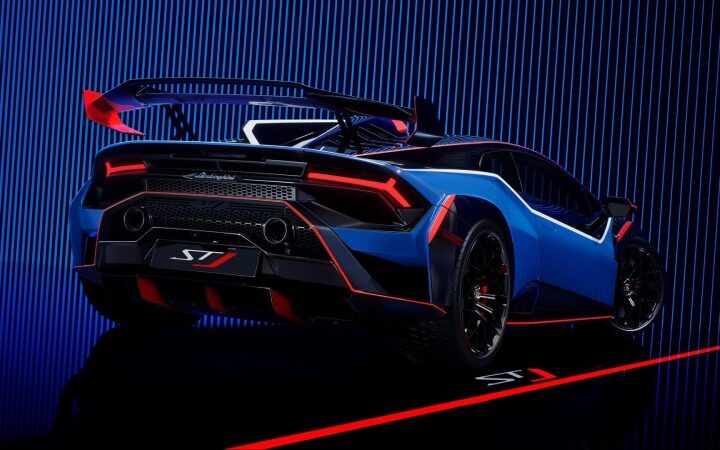 A Lamborghini Huracan STJ is the ultimate V-10 model