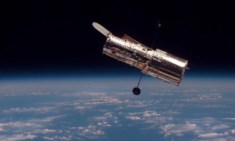 Astronomers shut down science operations, telescope goes into safe mode when Hubble goes blind in space