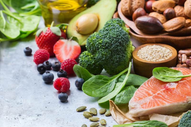 5 Superfoods That Improve Your Brain and Mental Wellness