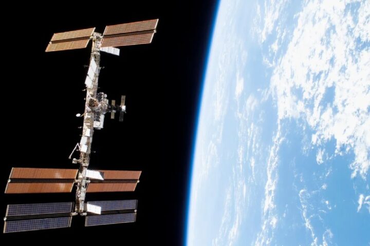 Nasa and SpaceX, this is how space station bring down after there retirement