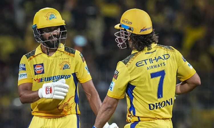 CSK Loses Early DRS Review as Dhoni and Gaikwad Miscalculate Kohli’s LBW Appeal